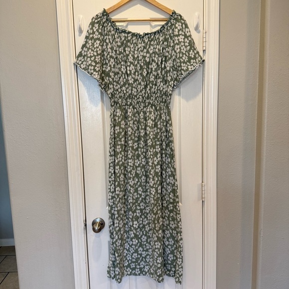 Anthropologie Kindred Green Size 2X Floral On Off Shoulder Maxi Smocked Dress - Picture 2 of 7